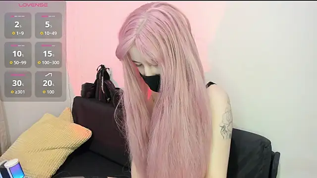 DELAYLALEAA online show from 01-18-26, 03:37