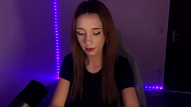 Snapshot of ellienymph chatting on 01-06-26, 03:43 ellienymph online show from 01-06-26, 03:43