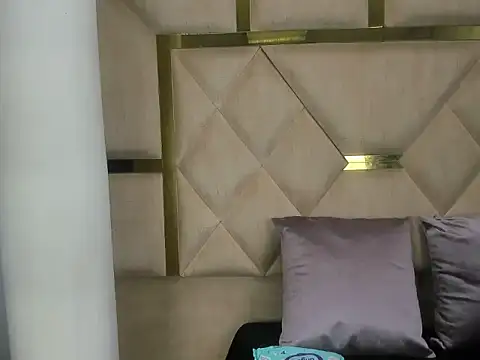 IssysLeBlanc online show from 01-13-26, 02:59