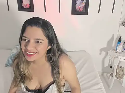 Snapshot of Carolina_lX chatting on 12-21-25, 03:19 Carolina lX online show from 12-21-25, 03:19