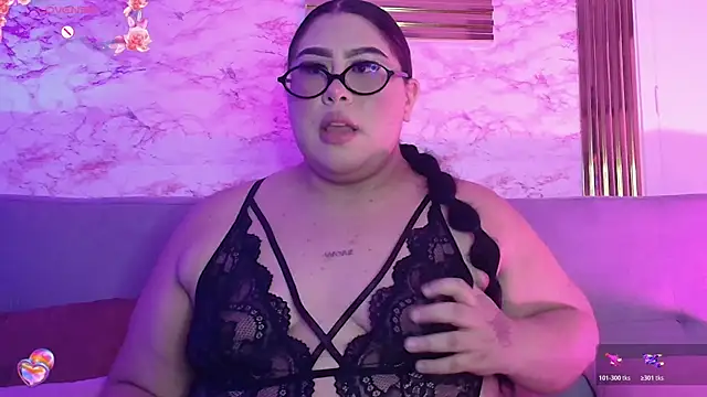 Mia Carters online show from 05-16-26, 01:15