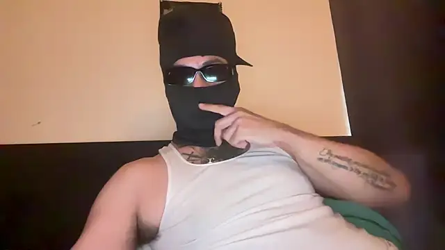 Snapshot of angelblanco chatting on 04-28-26, 10:58 angelblanco online show from 04-28-26, 10:58