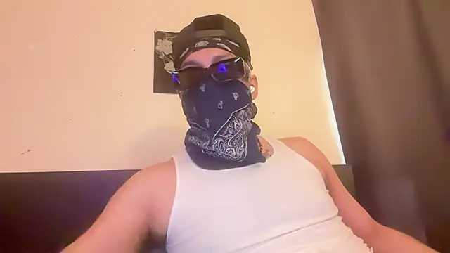 Snapshot of angelblanco chatting on 05-26-26, 11:47 angelblanco online show from 05-26-26, 11:47