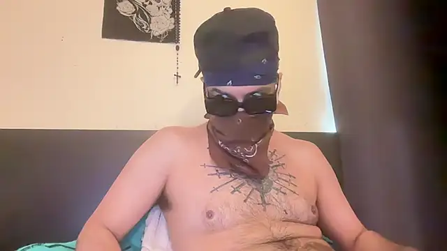 Snapshot of angelblanco chatting on 07-08-26, 01:08 angelblanco online show from 07-08-26, 01:08