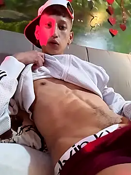 Snapshot of Disey888 chatting on 02-13-26, 05:07 Disey888 online show from 02-13-26, 05:07