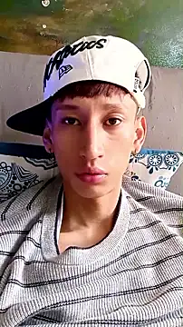 Snapshot of Disey888 chatting on 02-06-26, 03:52 Disey888 online show from 02-06-26, 03:52