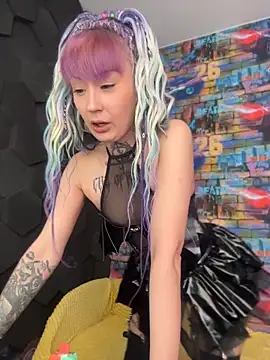 Snapshot of Tattoo__Moon chatting on 05-05-26, 06:05 Tattoo Moon online show from 05-05-26, 06:05