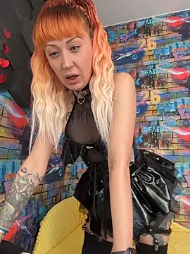 Tattoo  Moon online show from 03-09-26, 11:52