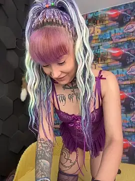 Snapshot of Tattoo__Moon chatting on 05-06-26, 12:25 Tattoo Moon online show from 05-06-26, 12:25