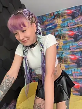 Snapshot of Tattoo__Moon chatting on 05-18-26, 12:55 Tattoo Moon online show from 05-18-26, 12:55