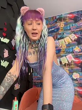 Tattoo  Moon online show from 04-08-26, 12:01