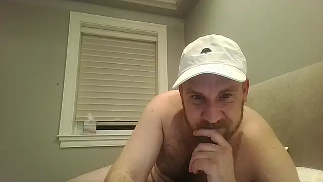 Snapshot of BeefyNcloudy chatting on 12-22-25, 02:22 BeefyNcloudy online show from 12-22-25, 02:22