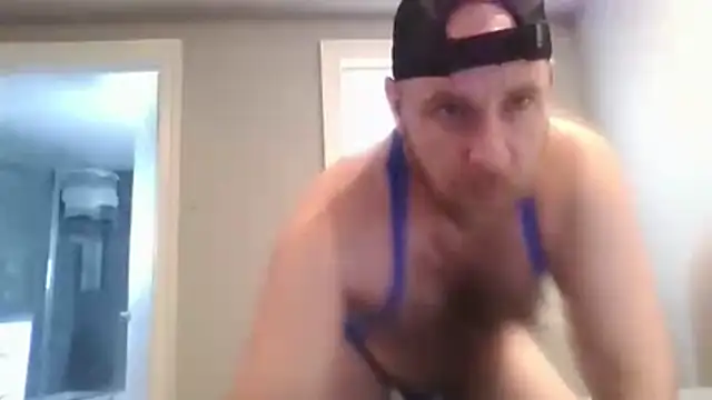 Snapshot of BeefyNcloudy chatting on 12-20-25, 04:21 BeefyNcloudy online show from 12-20-25, 04:21