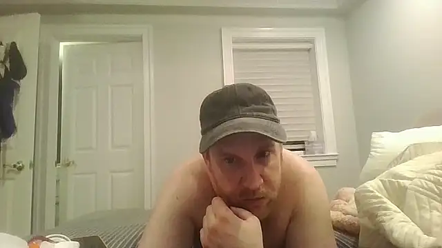 Snapshot of BeefyNcloudy chatting on 04-19-26, 12:55 BeefyNcloudy online show from 04-19-26, 12:55