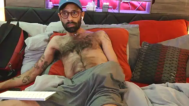 LilBrownPKB online show from 12-19-25, 08:44