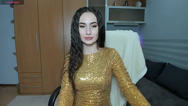 Snapshot of MiraaLes chatting on 04-18-26, 07:18 MiraaLes online show from 04-18-26, 07:18