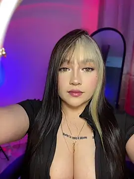 Snapshot of Daniela_ruizz chatting on 04-24-26, 10:01 Daniela ruizz online show from 04-24-26, 10:01
