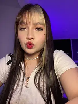 Snapshot of Daniela_ruizz chatting on 05-11-26, 12:34 Daniela ruizz online show from 05-11-26, 12:34