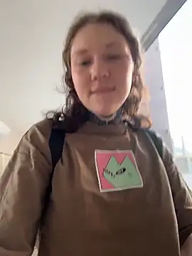 Snapshot of FionaMurr chatting on 12-20-25, 02:36 FionaMurr online show from 12-20-25, 02:36