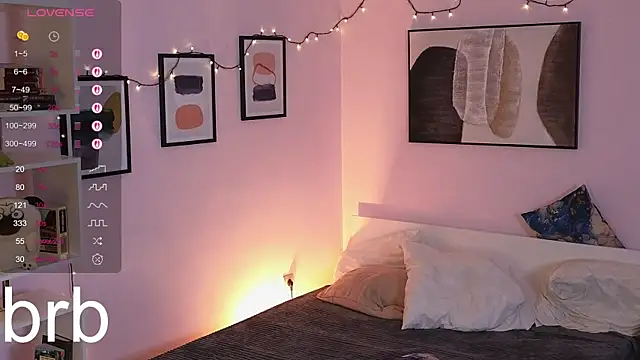 Snapshot of Marry_Colinn chatting on 02-18-26, 07:10 Marry Colinn online show from 02-18-26, 07:10