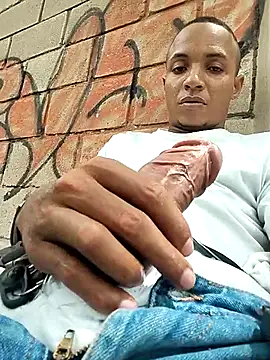 Snapshot of Andreskelly chatting on 02-08-26, 05:21 Andreskelly online show from 02-08-26, 05:21