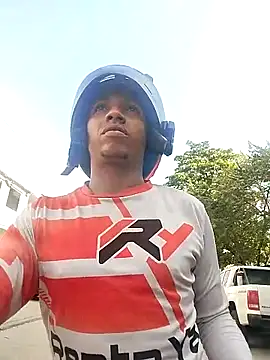 Snapshot of Andreskelly chatting on 02-16-26, 01:43 Andreskelly online show from 02-16-26, 01:43