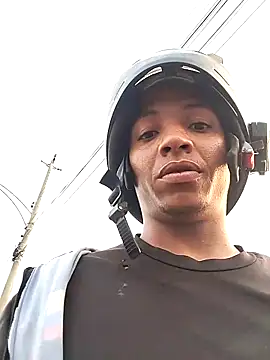 Snapshot of Andreskelly chatting on 02-14-26, 11:43 Andreskelly online show from 02-14-26, 11:43