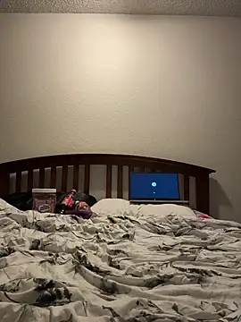 Lenaravenswood online show from 04-15-26, 05:02