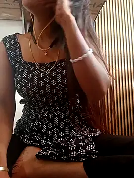 Snapshot of nehakapoor89 chatting on 03-08-26, 08:06 nehakapoor89 online show from 03-08-26, 08:06