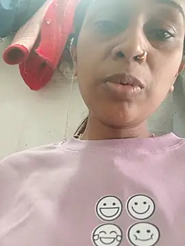 nehakapoor89 online show from 12-15-25, 08:09