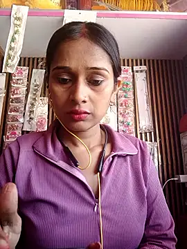 Snapshot of nehakapoor89 chatting on 02-17-26, 07:27 nehakapoor89 online show from 02-17-26, 07:27