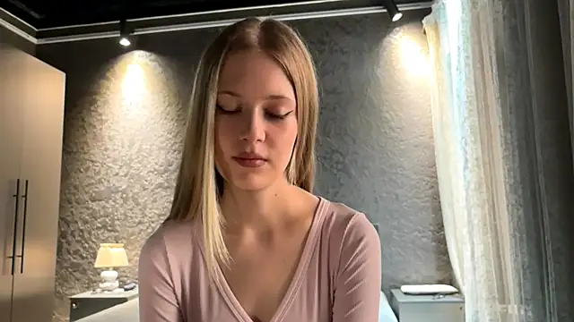 Snapshot of ZaidaSchwarten chatting on 07-21-26, 06:04 ZaidaSchwarten online show from 07-21-26, 06:04