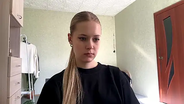 Snapshot of ZaidaSchwarten chatting on 04-24-26, 01:13 ZaidaSchwarten online show from 04-24-26, 01:13