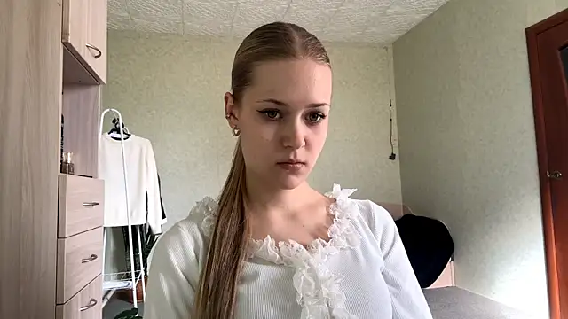 Snapshot of ZaidaSchwarten chatting on 04-25-26, 02:03 ZaidaSchwarten online show from 04-25-26, 02:03