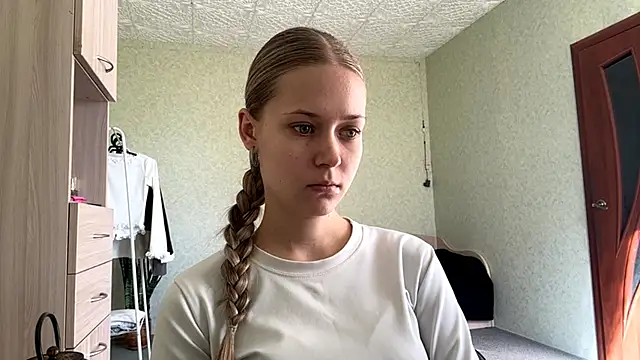 Snapshot of ZaidaSchwarten chatting on 05-02-26, 02:22 ZaidaSchwarten online show from 05-02-26, 02:22