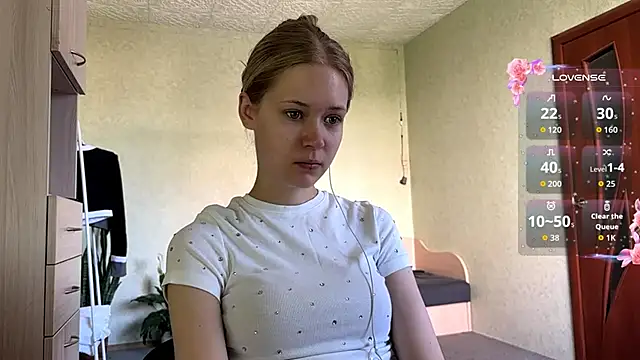 Snapshot of ZaidaSchwarten chatting on 06-30-26, 05:07 ZaidaSchwarten online show from 06-30-26, 05:07