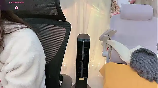 Yvonne-07 online show from 01-10-26, 11:11