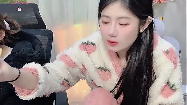 Yvonne-07 online show from 12-22-25, 10:26