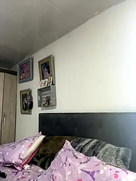 Aurora Dolce online show from 12-19-25, 02:48