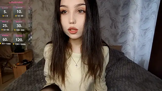 Qwami Amie online show from 03-21-26, 01:15