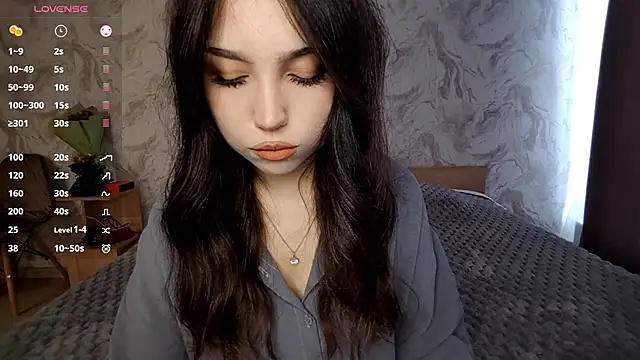 Qwami Amie online show from 04-17-26, 06:38