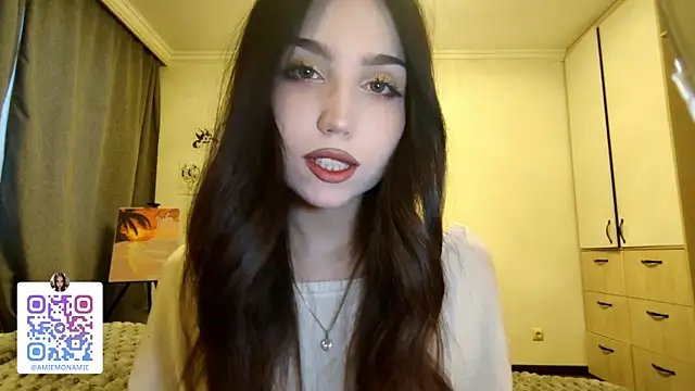 Snapshot of Qwami_Amie chatting on 12-21-25, 06:37 Qwami Amie online show from 12-21-25, 06:37