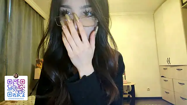 Snapshot of Qwami_Amie chatting on 01-11-26, 10:00 Qwami Amie online show from 01-11-26, 10:00