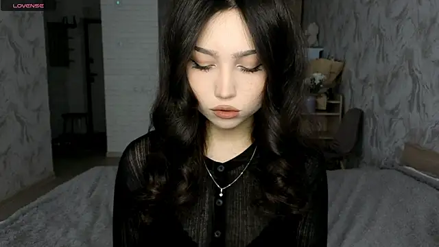 Qwami Amie online show from 05-25-26, 07:51