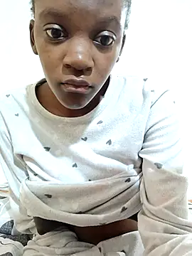 PetiteDoll 06 online show from 04-18-26, 07:44