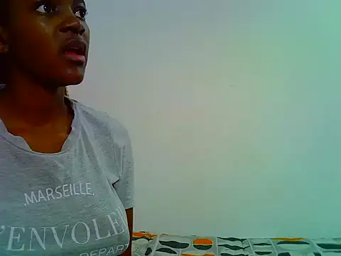 Snapshot of PetiteDoll_06 chatting on 05-07-26, 01:47 PetiteDoll 06 online show from 05-07-26, 01:47