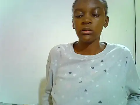 PetiteDoll 06 online show from 04-19-26, 05:41