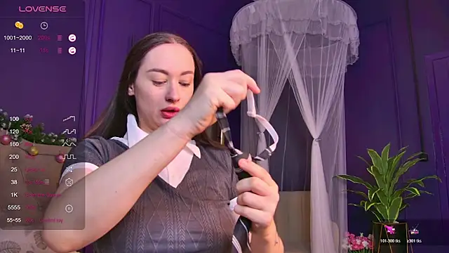 sasha strip online show from 12-18-25, 06:07