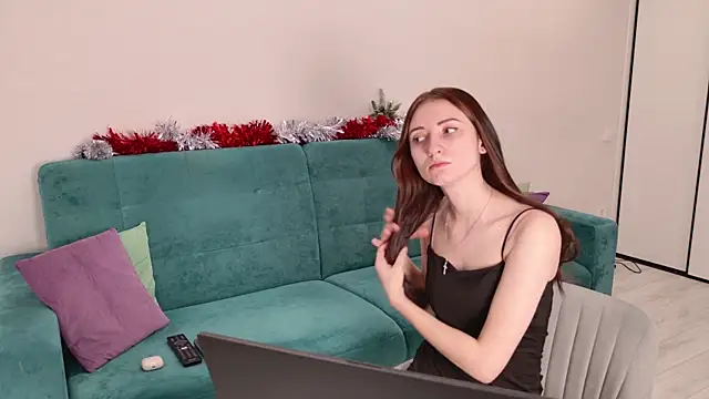 Sandra Prafer online show from 12-21-25, 06:04