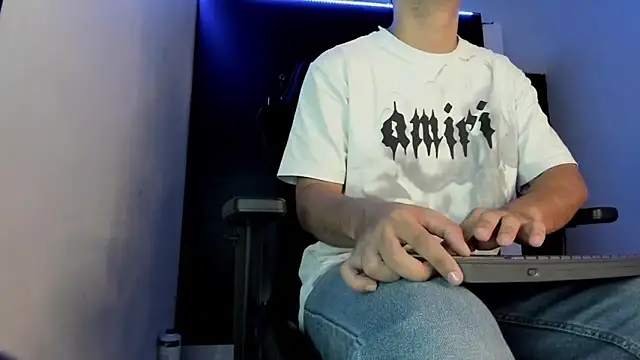 Liam Mateo online show from 07-10-26, 05:07